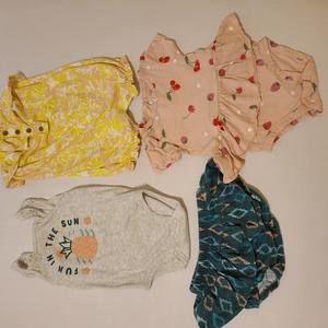 4 PIECE CARTER'S ONESIE/BODYSUIT BUNDLE - 6M